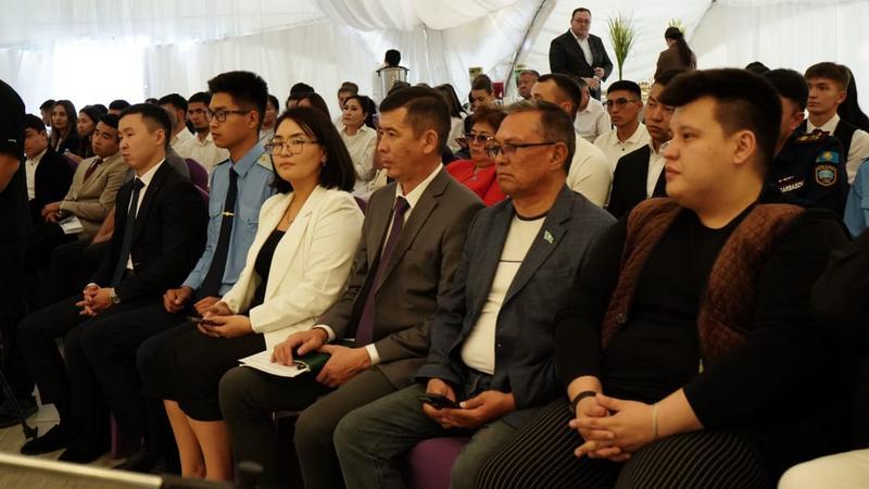 Гранты, премии и новые инициативы: к 30-летию Конституции в Бухар-Жырауском районе прошёл форум молодёжи