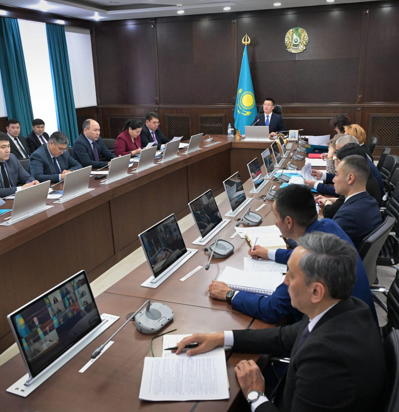 В акимате области подвели итоги работы здравоохранения за 2025 год и обсудили развитие зимних видов спорта