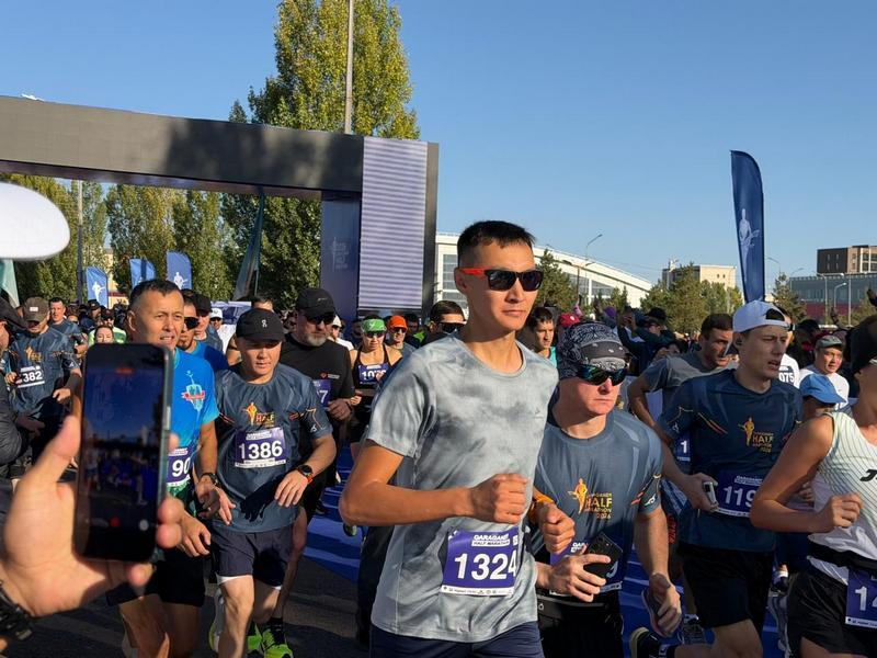 Около 2 тысяч участников собрал марафон «Арманға жол — Qaragandy Half Marathon 2026» в Караганде