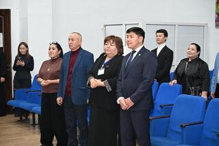 Аким города Ернат Бәзіл встретился с коллективом музыкального колледжа имени К. Байсеитова
