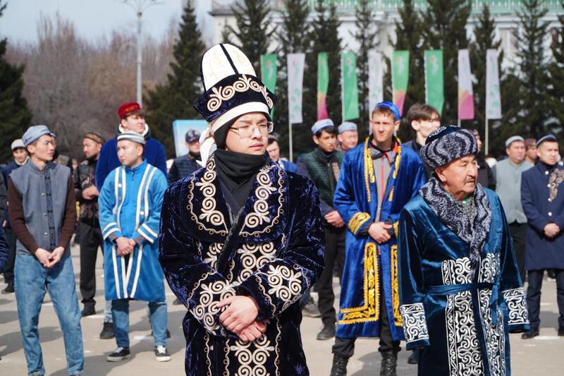 Рекордное число танцоров исполнили қара жорға в г. Кокшетау