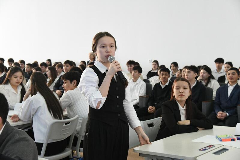 В Астане школьникам продемонстрировали последствия нарушения закона через кино