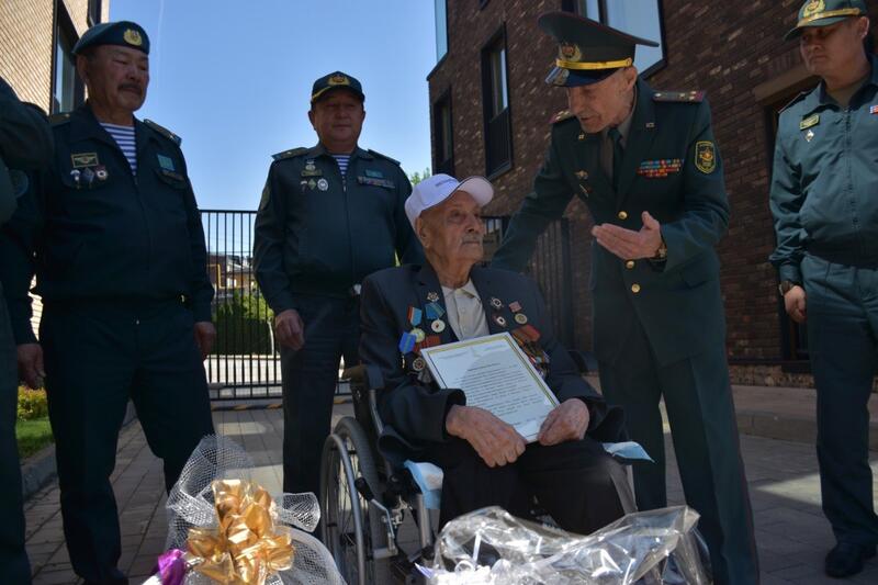 В Алматы поздравили ветерана Великой Отечественной войны со 101-летием