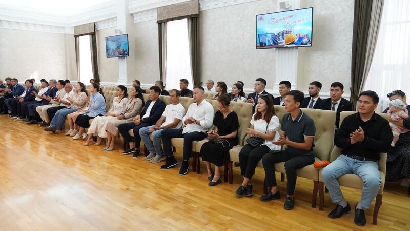 В ЗКО отметили День строителя: аким области наградил лучших представителей отрасли