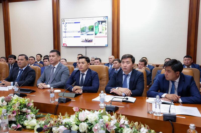 АППАРАТ ОТЫРЫСЫ: ӨЗЕКТІ МӘСЕЛЕЛЕР ҚАРАЛДЫ