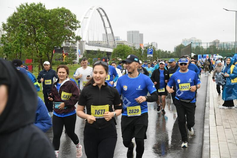 В Астане прошел благотворительный забег