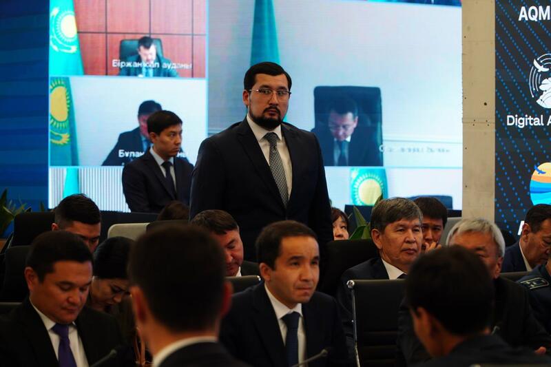 Ход проведения уборочной кампании и внедрения цифровизации в сельское хозяйство обсудили в Акмолинской области