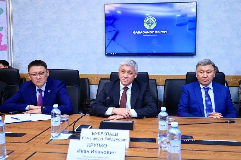 Ермаганбет Булекпаев встретился с делегацией Гомельской области
