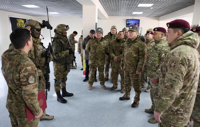 Министр обороны проинспектировал воинские части Сил специальных операций в Астане