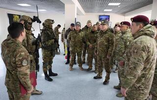 Министр обороны проинспектировал воинские части Сил специальных операций в Астане