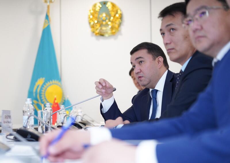 В ТУРКЕСТАНСКОЙ ОБЛАСТИ СТРОЯТ КРУПНУЮ СОЛНЕЧНУЮ ЭЛЕКТРОСТАНЦИЮ МОЩНОСТЬЮ 300 МВТ