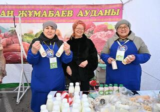 В областном центре прошла традиционная сельскохозяйственная ярмарка ко Дню Республики