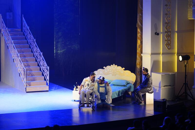 Комедия «191-бап»: в Астане состоялась премьера необычного спектакля