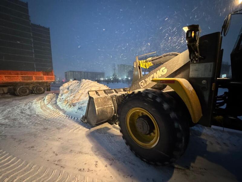 Более 3 000 дорожных рабочих и около 1 500 единиц спецтехники задействованы в снегоуборочных работах в Астане