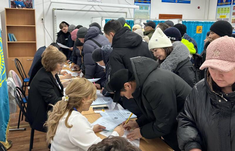 Аким Мангистауской области Нурдаулет Килыбай проголосовал на республиканском референдуме