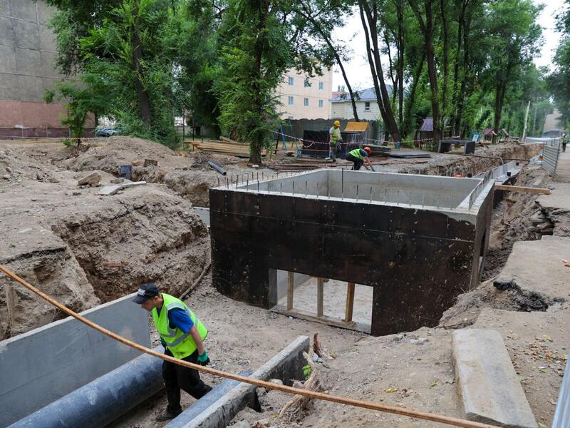 Ербол Карашукеев проинспектировал ход строительных работ в Таразе