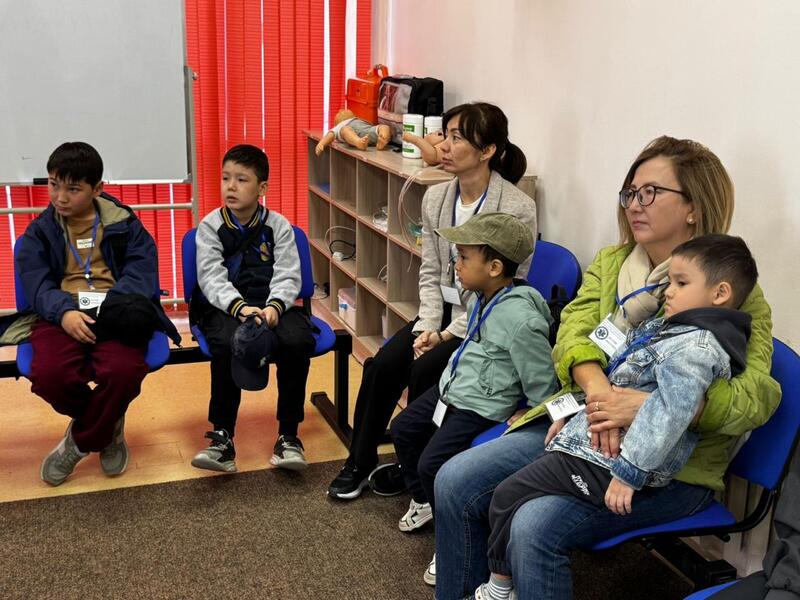 На станции скорой помощи Астаны прошел урок безопасности для детей