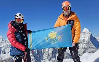 Военнослужащий Вооруженных сил Казахстана майор Максут Жумаев в третий раз взошел на Эверест