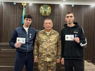 В Таразе наградили героев за проявленное мужество при пожаре