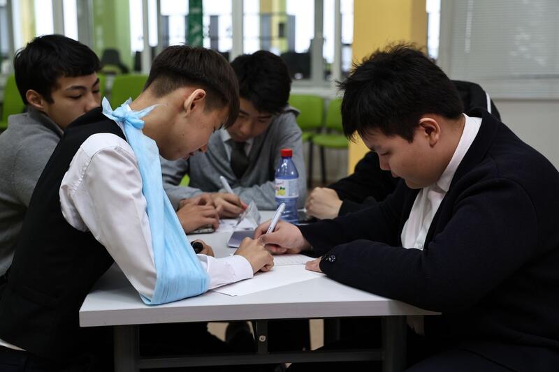 В Костанае прошёл интеллектуальный квиз «IT brAInstorm»