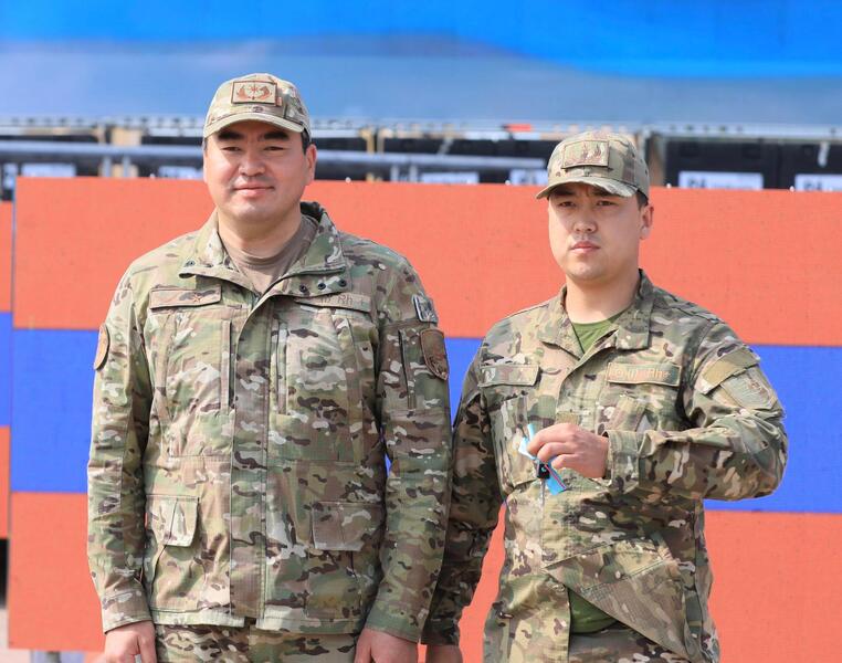 Глава МЧС вручил актюбинским спасателям спецтехнику и ключи от служебных квартир