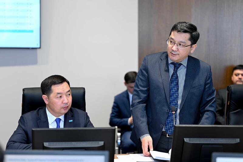 В области Абай рассмотрели ход подготовки к весенне-полевым работам