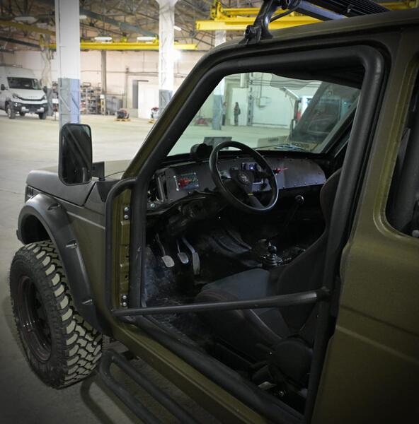 Аким области Асаин Байханов в рамках рабочей поездки посетил ряд инвестиционных объектов региона, ознакомился с ходом строительства гостиницы «Novotel», а также побывал на предприятиях центральной промышленной зоны областного центра