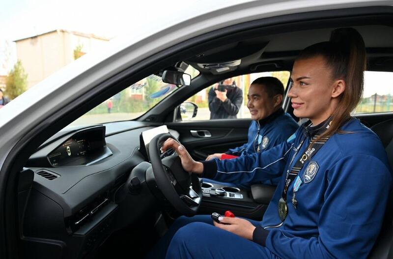 В Северо-Казахстанской области чествовали чемпионку мира по боксу Наталью Богданову