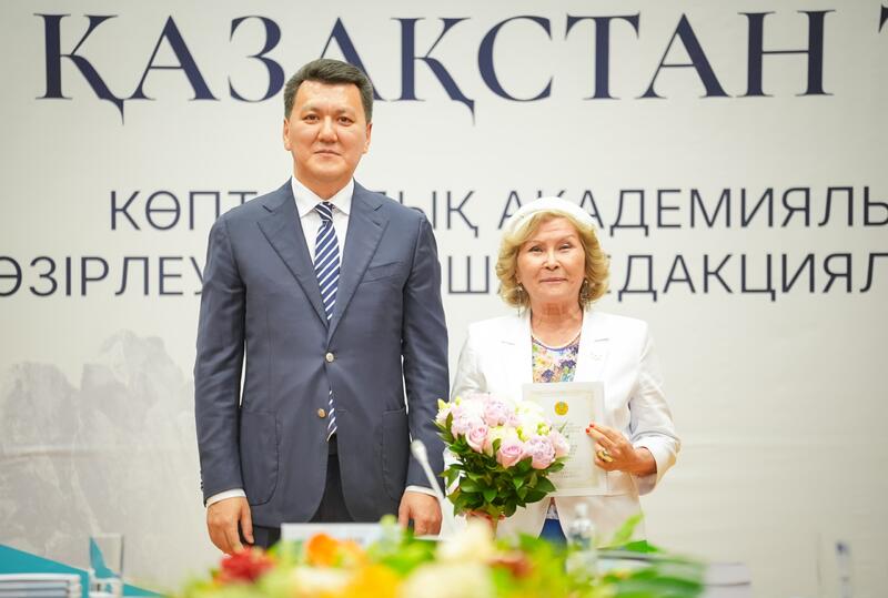 Новая академическая семитомная история Казахстана рекомендована к публикации