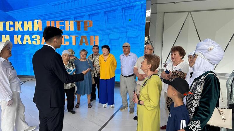 В Астане пенсионеры по-особенному отметили День государственных символов