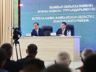 Ербол Карашукеев встретился с жителями Жуалынского района