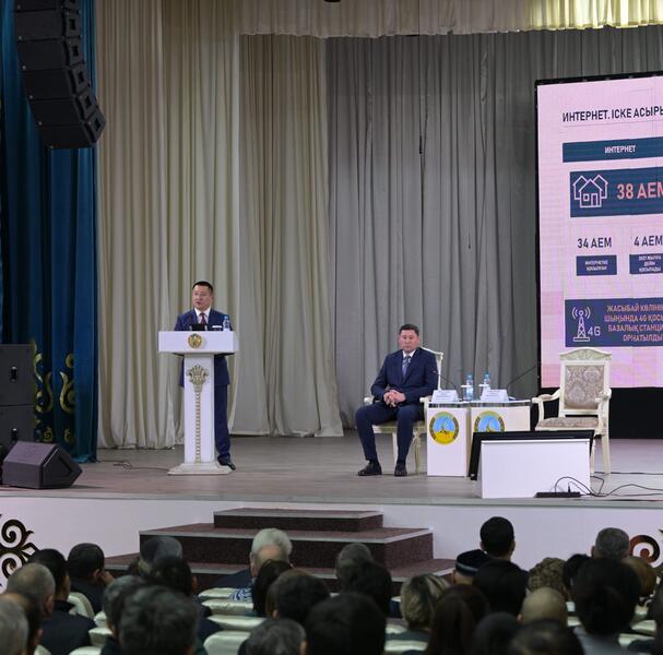 Аким Павлодарской области Асаин Байханов встретился с жителями Баянаульского района