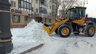 Около 3000 единиц спецтехники вышли на уборку снега в Астане