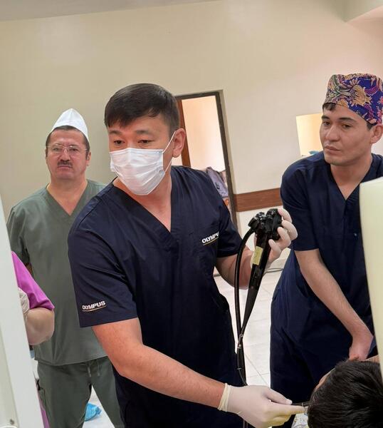 ВЕДУЩИЕ ВРАЧИ ЭНДОСКОПИСТЫ НИИКВБ ПРОВЕЛИ МАСТЕР-КЛАССЫ ДЛЯ УЗБЕКСКИХ КОЛЛЕГ