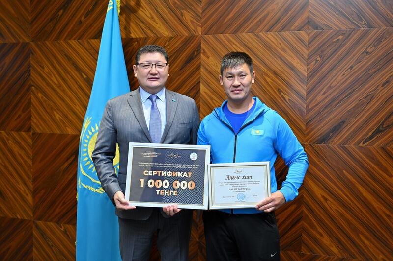 Аким области встретился с призерами чемпионата мира по греко-римской борьбе