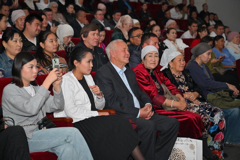 В Шымкенте был показан спектакль «Абай айтқан «Еңлік-Кебек»