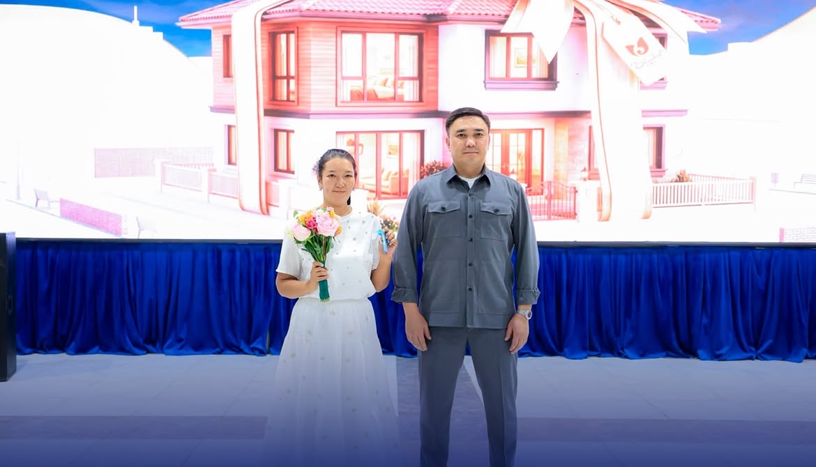 КЛЮЧИ ОТ КВАРТИР ОЧЕРЕДНИКАМ