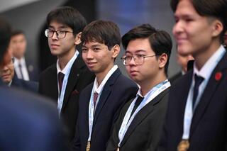 Касым-Жомарт Токаев побеседовал с победителями международной олимпиады по искусственному интеллекту, состоявшейся в Пекине