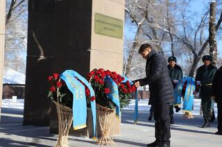 Жители Талдыкоргана почтили память жертв декабрьских событий