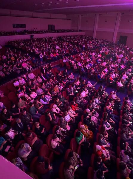 Актюбинцы выразили уважение, встав во время исполнения песни «Әлия»