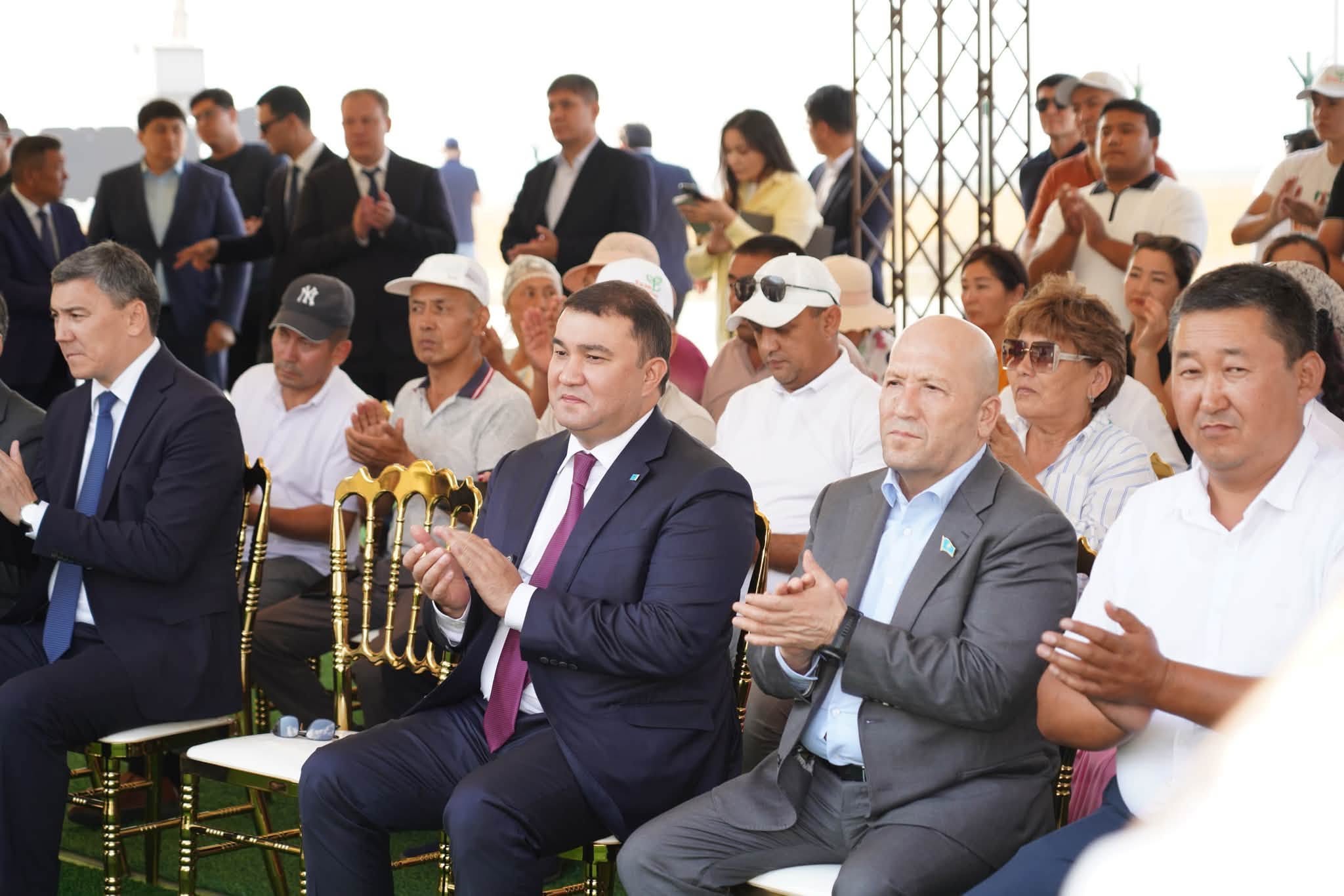 ТУРКЕСТАН: В ТЮЛЬКУБАССКОМ РАЙОНЕ УВЕЛИЧИТСЯ ПРОИЗВОДСТВЕННАЯ МОЩНОСТЬ ЗАВОДА ПО ВЫПУСКУ НАПИТКОВ