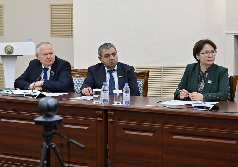 Аким СКО отчитался перед депутатами