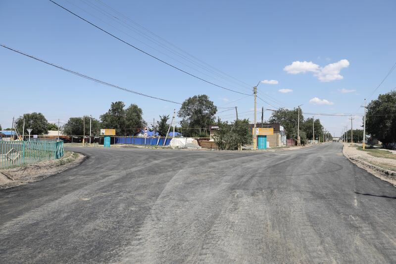 В Мугалжарском районе реализуется 21 проект по развитию автодорог