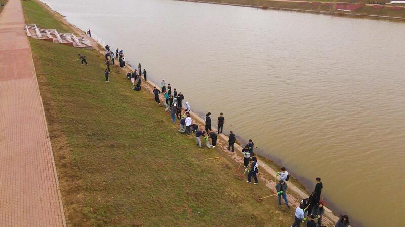 Астанчане поддержали экоинициативу: набережную Есиля очистили от мусора