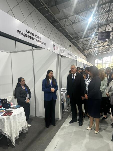 Казахстанские вузы представлены на международной выставке в Душанбе