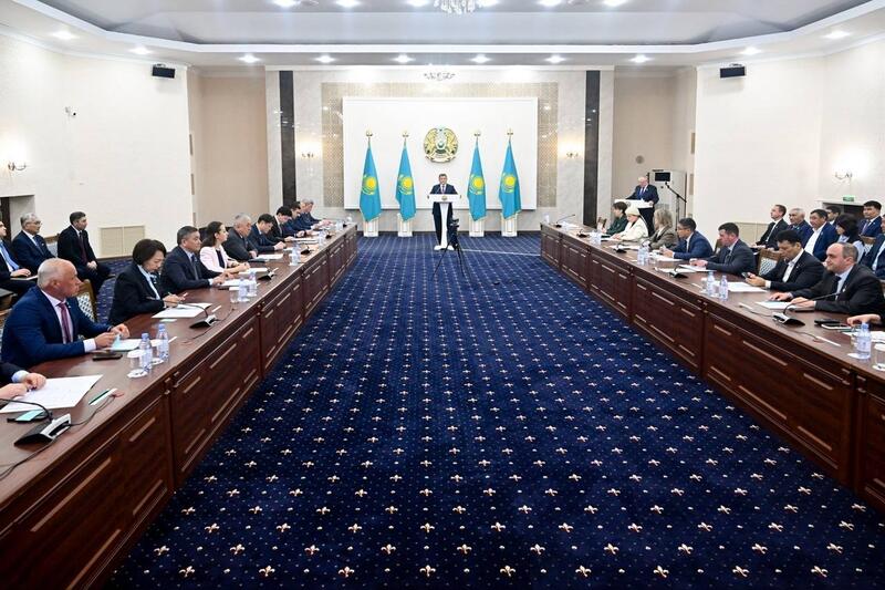 Аким СКО отчитался перед депутатами