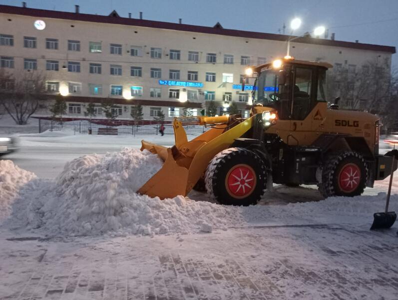 Около трех тысяч дорожных рабочих задействовано в снегоуборочных работах в Астане