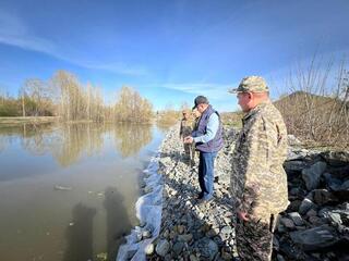 Аким ВКО из-за поднятия уровня воды поручил держать ситуацию в районе Алтай на строгом контроле