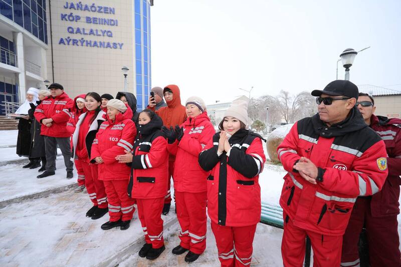Городу Жанаозен передали 5 новых машин скорой помощи
