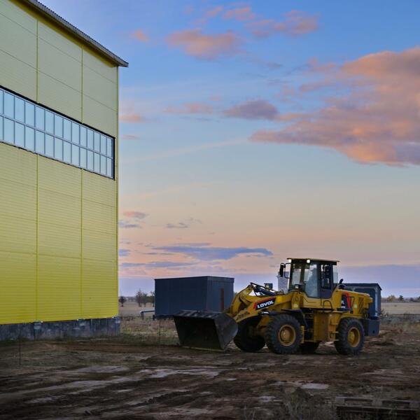 Аким области Асаин Байханов посетил село Кеменгер Павлодарского района, где ознакомился с реализацией крупных инвестиционных проектов и проверил ход строительства физкультурно-оздоровительного комплекса